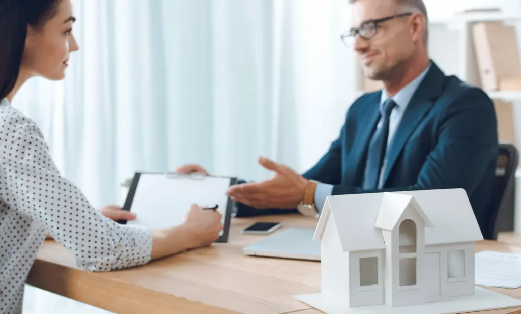 Straightline Immobilien verkaufen - Rechtssicherheit und geregelte Prozesse - Alle Dokumente perfekt aufbereitet